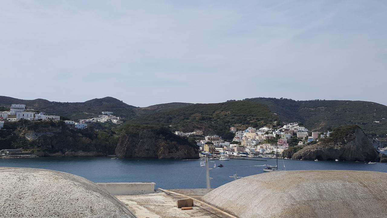 Agenzia Aprea Appartamenti Ponza Exterior photo